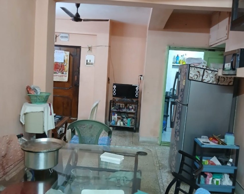 Ready to move 2 BHK Apartment With 24×7 Security for Sale in Bangur Avenue, Lake Town, Kolkata